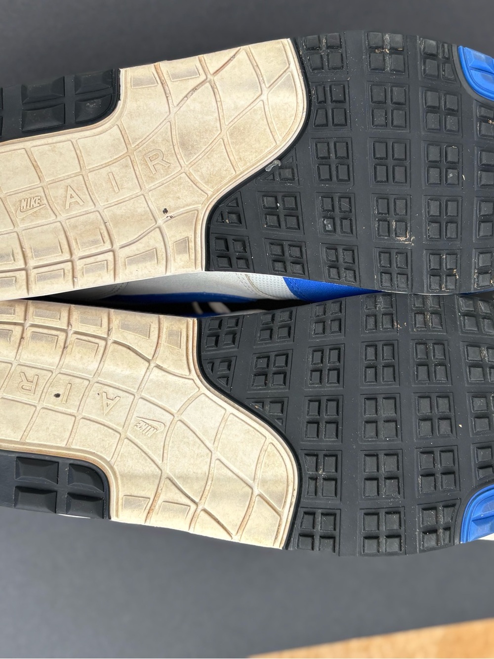 Nike Men’s Blue and White Air Max Style Sneakers - Picture 7 of 7